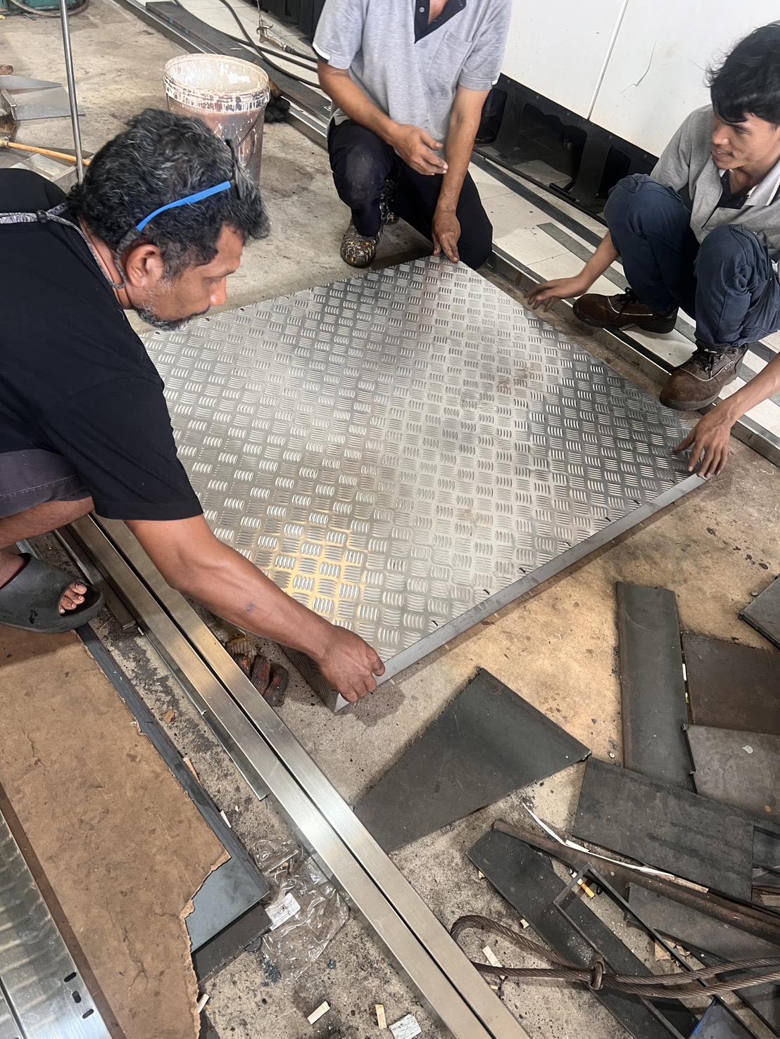 HYDRAULIC LIFT ELEVATOR 28